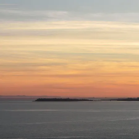 2 Bedroom Imperial With Panoramic Sea Views, شقة سفيتي فلاس